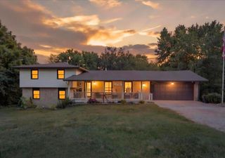7073 W GILLESPIE BRIDGE RD, Columbia, MO 65203