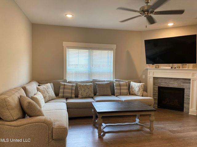 7414 Crosswinds Boulevard, Hernando, MS 38632