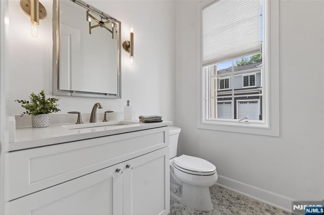 10 Gabriel Court, Paramus, NJ 07652