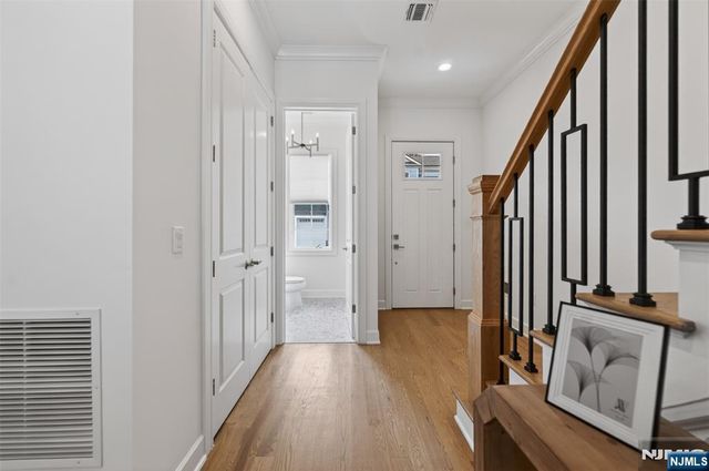 10 Gabriel Court, Paramus, NJ 07652