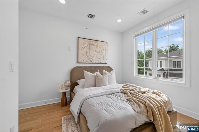 10 Gabriel Court, Paramus, NJ 07652
