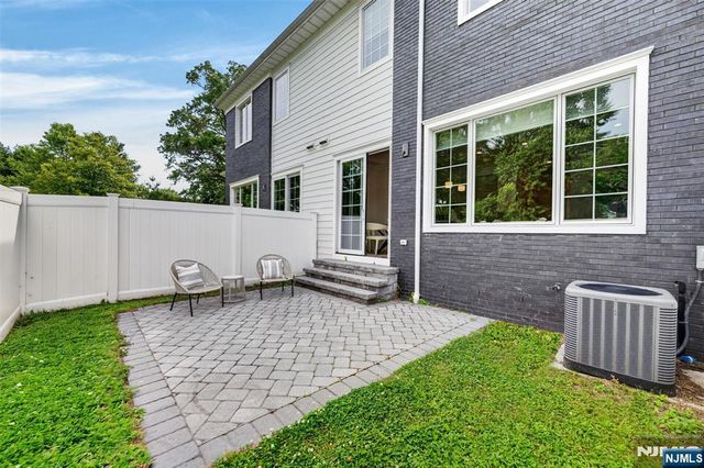 10 Gabriel Court, Paramus, NJ 07652
