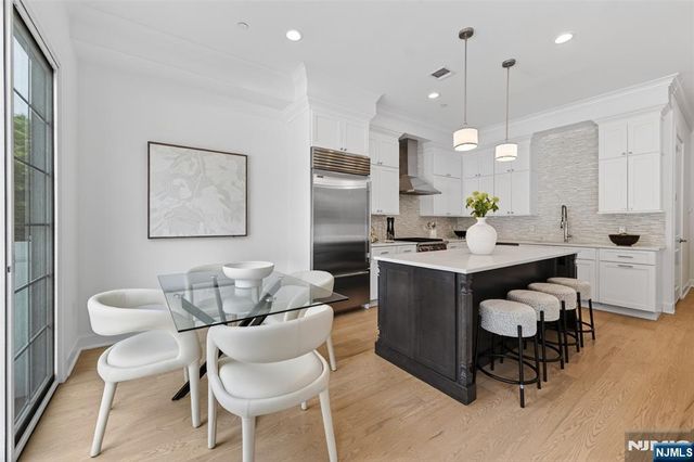 10 Gabriel Court, Paramus, NJ 07652