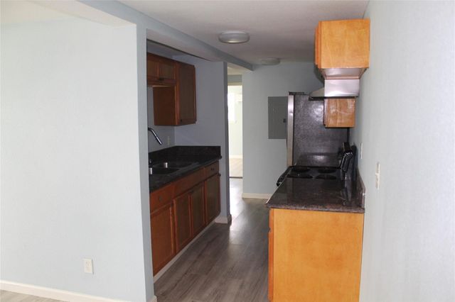 1015 30th Street 1, Galveston, TX 77550