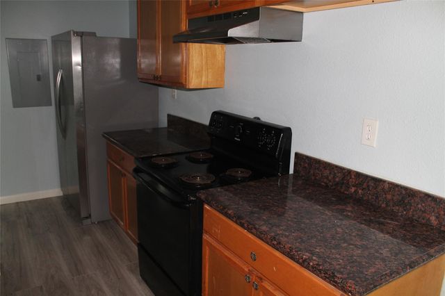 1015 30th Street 1, Galveston, TX 77550