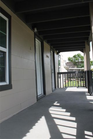 1015 30th Street 1, Galveston, TX 77550