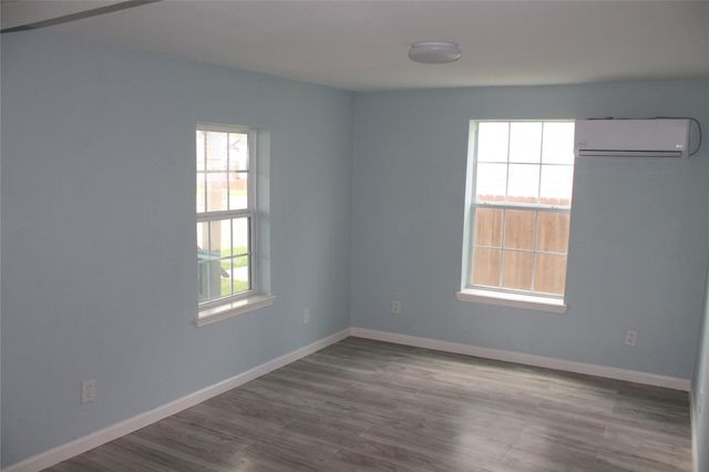 1015 30th Street 1, Galveston, TX 77550