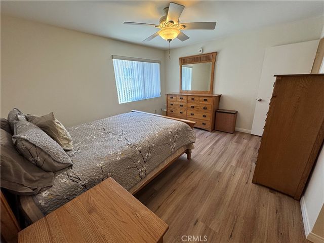 18408 Hatteras 13, Tarzana, CA 91356