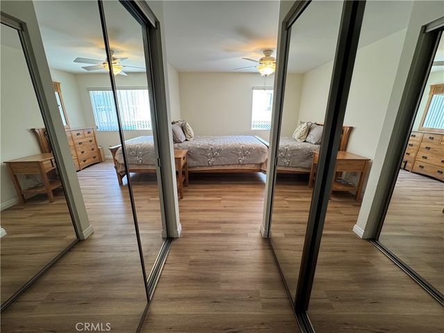 18408 Hatteras 13, Tarzana, CA 91356