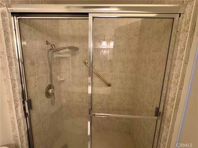18408 Hatteras 13, Tarzana, CA 91356