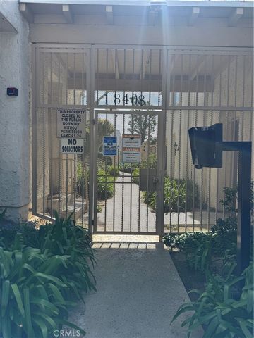 18408 Hatteras 13, Tarzana, CA 91356