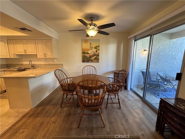 18408 Hatteras 13, Tarzana, CA 91356