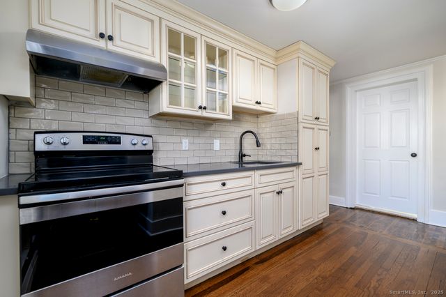 6 Fremont Place, Norwalk, CT 06851