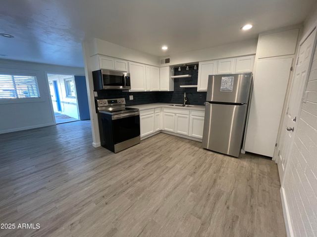 3232 N 66TH Street, Scottsdale, AZ 85251