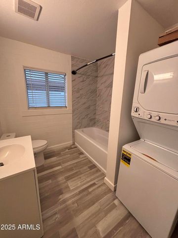 3232 N 66TH Street, Scottsdale, AZ 85251