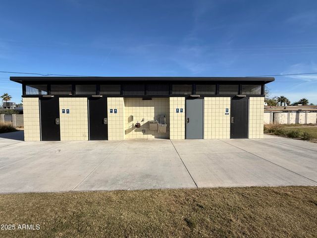 3232 N 66TH Street, Scottsdale, AZ 85251