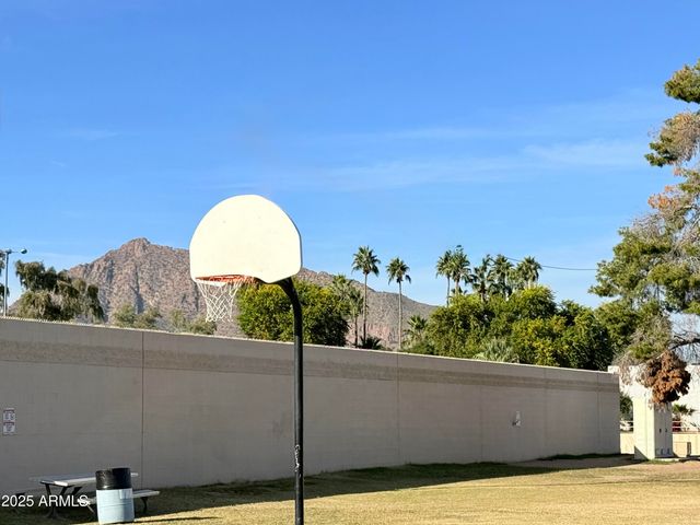 3232 N 66TH Street, Scottsdale, AZ 85251