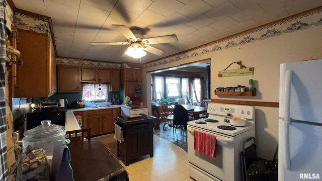 106 E NORTH Street, Sesser, IL 62884