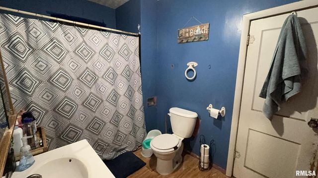 106 E NORTH Street, Sesser, IL 62884