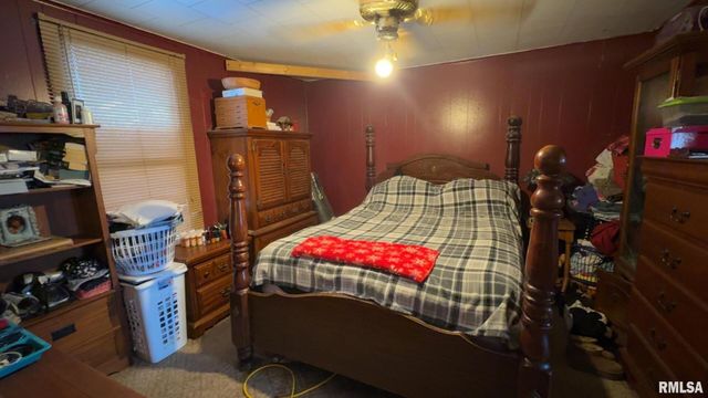 106 E NORTH Street, Sesser, IL 62884