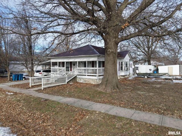 106 E NORTH Street, Sesser, IL 62884