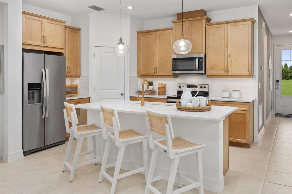 Image 6 of property listing at 12080 MANDALA COURT, Venice, FL 34293