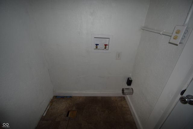 1040 Division Street, Indianapolis, IN 46221