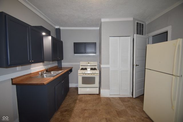 1040 Division Street, Indianapolis, IN 46221