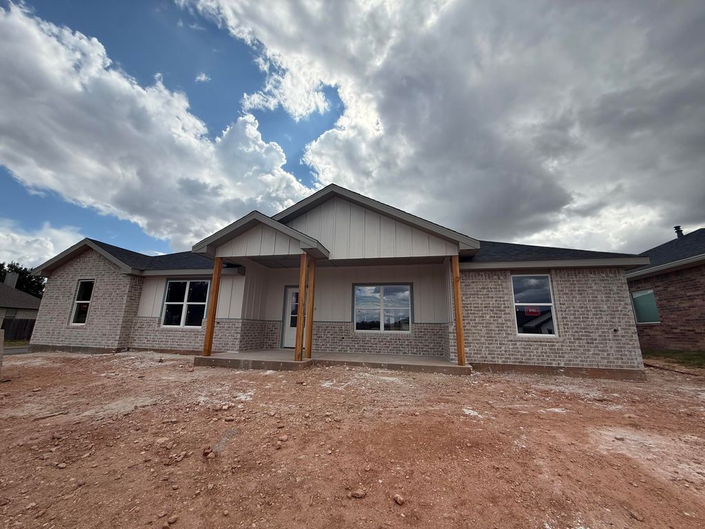 Image 1 of property listing at 3617 Silver Spur Drive, San Angelo, TX 76904
