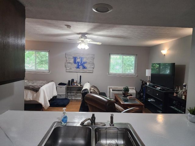 562 Woodland Avenue 13, Lexington, KY 40508