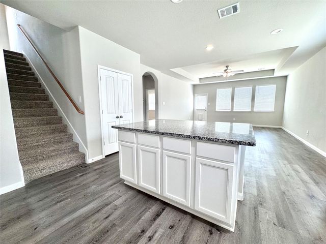 303 Black Bear Drive, Huntsville, TX 77320