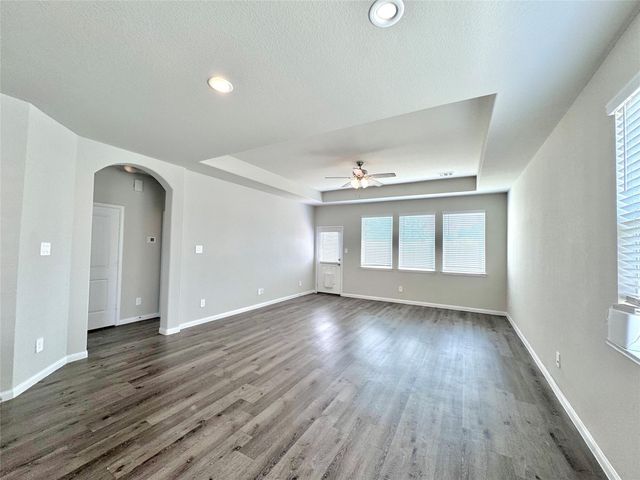303 Black Bear Drive, Huntsville, TX 77320