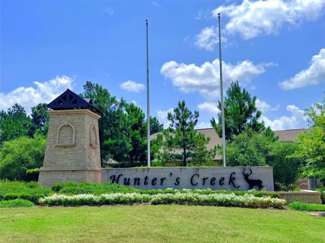 303 Black Bear Drive, Huntsville, TX 77320