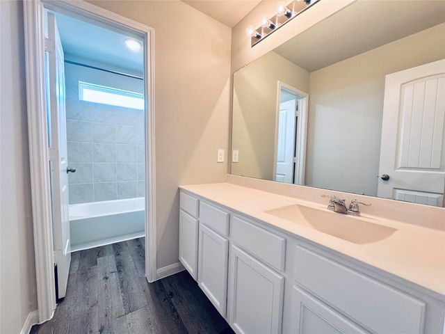 303 Black Bear Drive, Huntsville, TX 77320