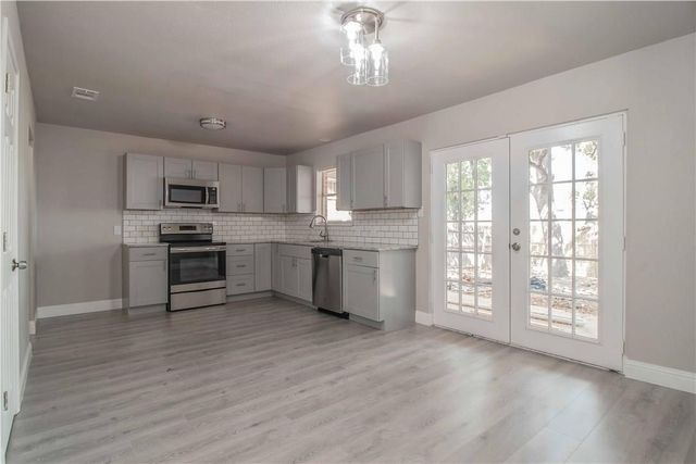 7305 Woodbridge Drive, Forest Hill, TX 76140