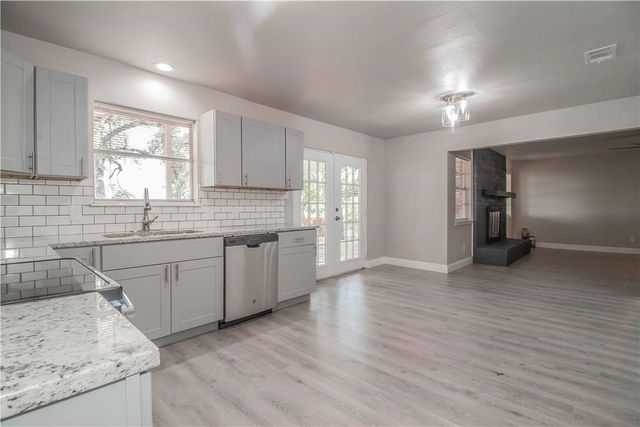 7305 Woodbridge Drive, Forest Hill, TX 76140
