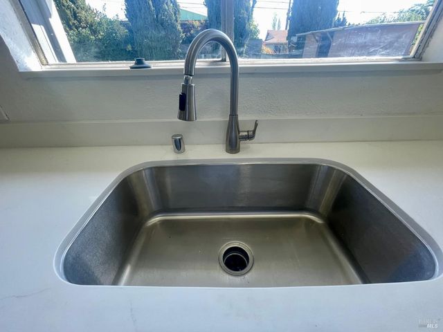 464 Evelyn Cir, Vallejo, CA 94589