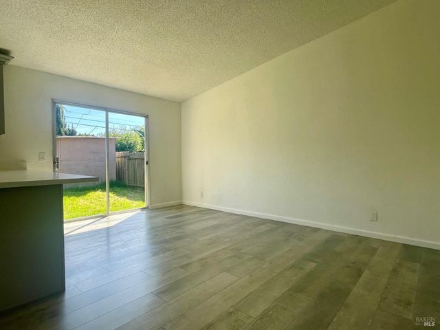 464 Evelyn Cir, Vallejo, CA 94589