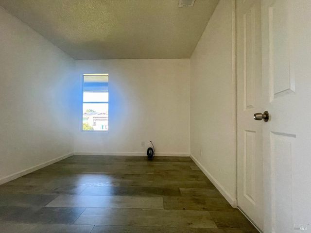 464 Evelyn Cir, Vallejo, CA 94589