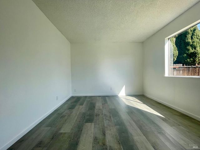 464 Evelyn Cir, Vallejo, CA 94589