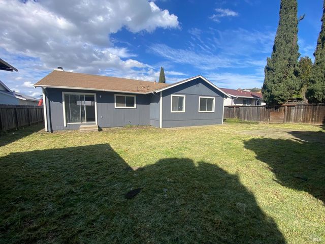 464 Evelyn Cir, Vallejo, CA 94589