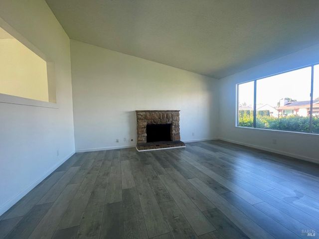 464 Evelyn Cir, Vallejo, CA 94589