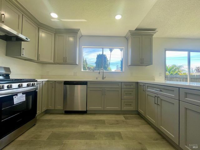 464 Evelyn Cir, Vallejo, CA 94589