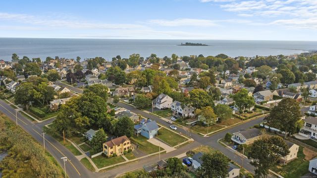 30 Kinloch Street, Milford, CT 06460