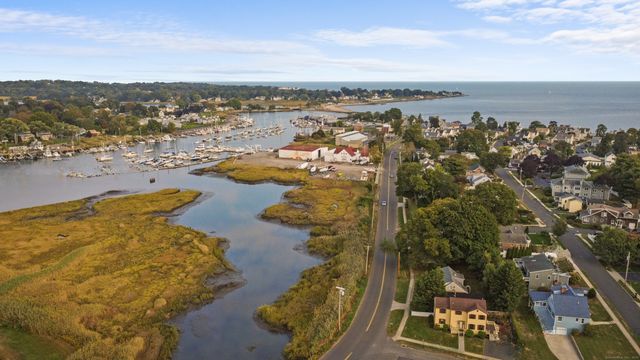 30 Kinloch Street, Milford, CT 06460