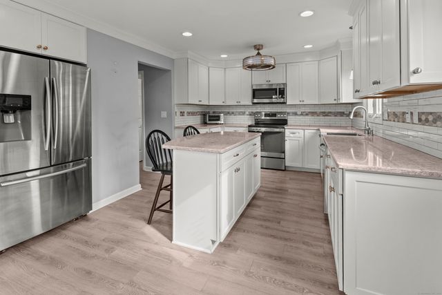 30 Kinloch Street, Milford, CT 06460