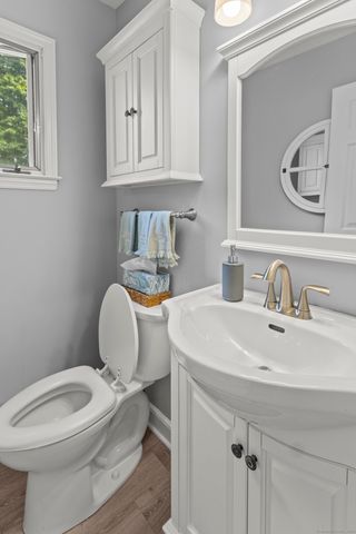 30 Kinloch Street, Milford, CT 06460