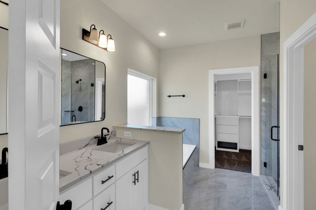 530 E Lamar Street, Palmer, TX 75152