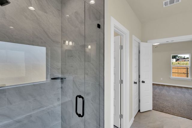 530 E Lamar Street, Palmer, TX 75152