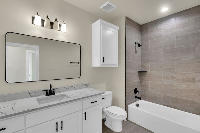 530 E Lamar Street, Palmer, TX 75152